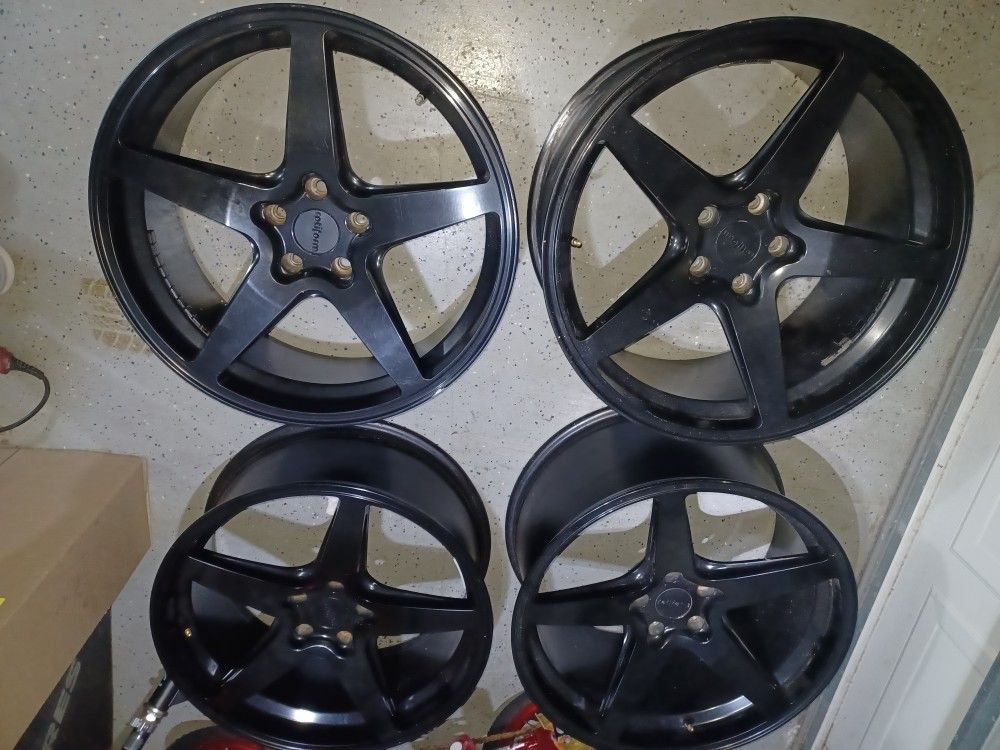 Rotiform Wheels Off Ford Mustang