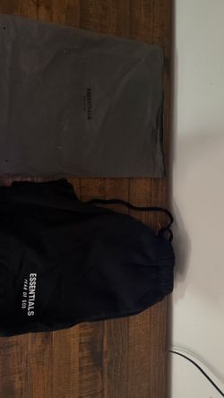 Essentials Shorts Black Small