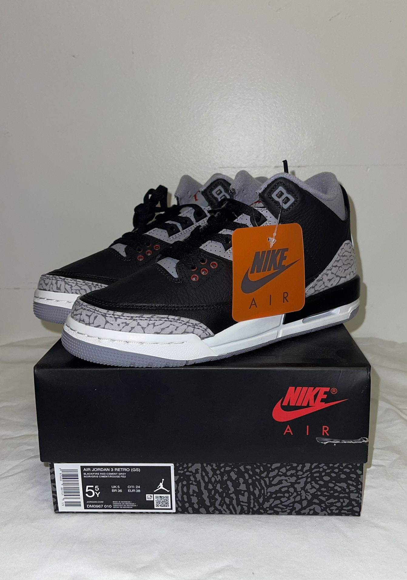 Air Jordan Retro Cement 3 - Sz 5.5y - Brand New - DS