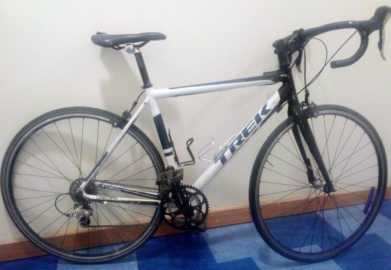 *TREK* 2012 1.5 Road Bike (White w/Blue Accenting)
