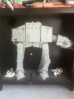LEGO Star Wars UCS AT-AT (75313) - Built + 17 Extra Troops & Giant Store Bag