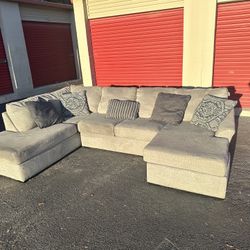 Comfy Nice Gray Sectional  Couch 🔥🔥