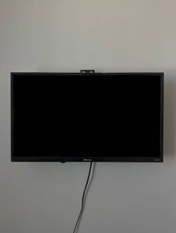 32” Hisense TV + Wall Mount Included
