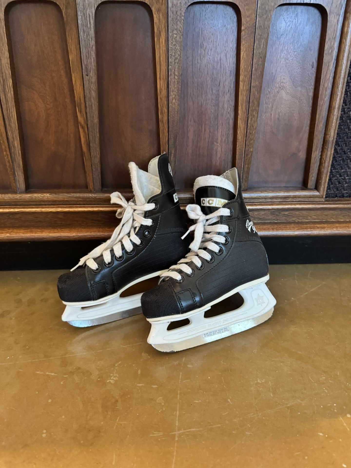 Ice skates - Kids Size 10