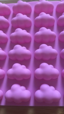 CLOUD-SHAPED SILICONE MOLD