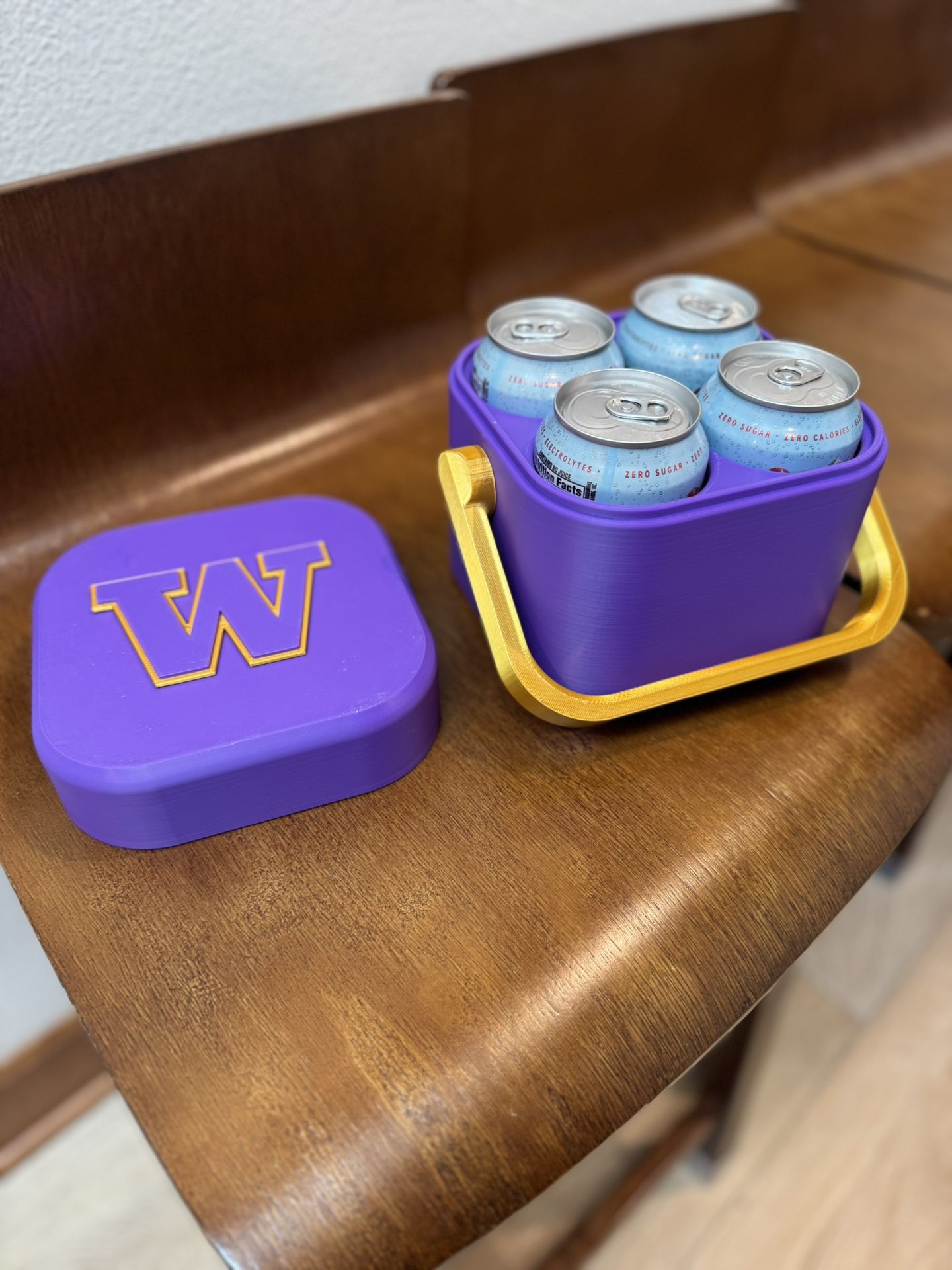University Of Washington 4 Can Cooler