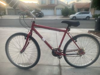 red bicycle / bike