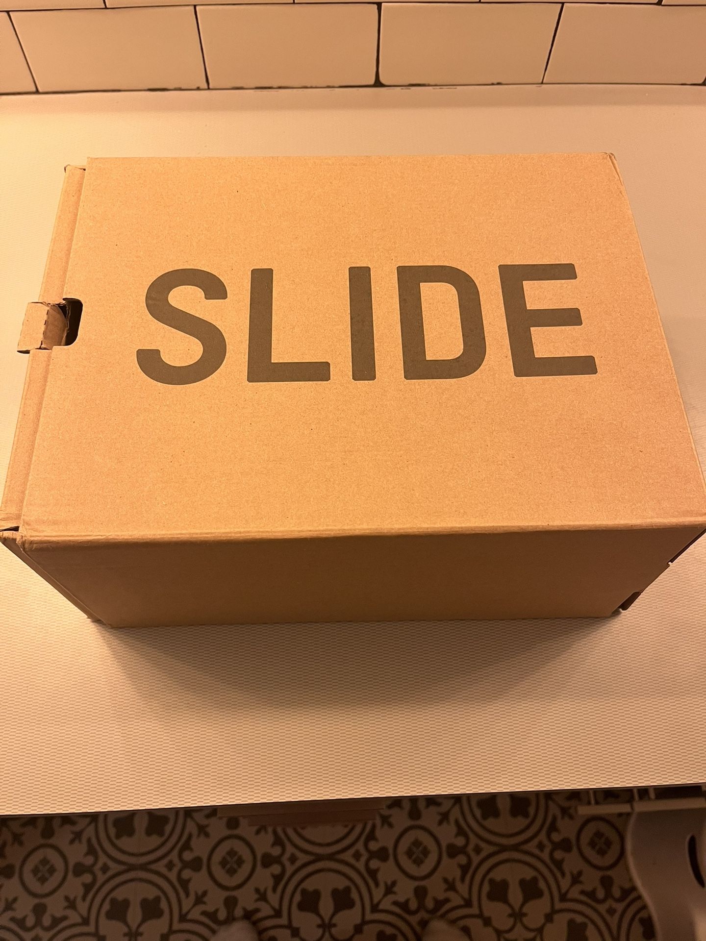 Yeezy Slide Size 9 In Men’s