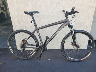 Specialized rockhopper comp mountain bike
