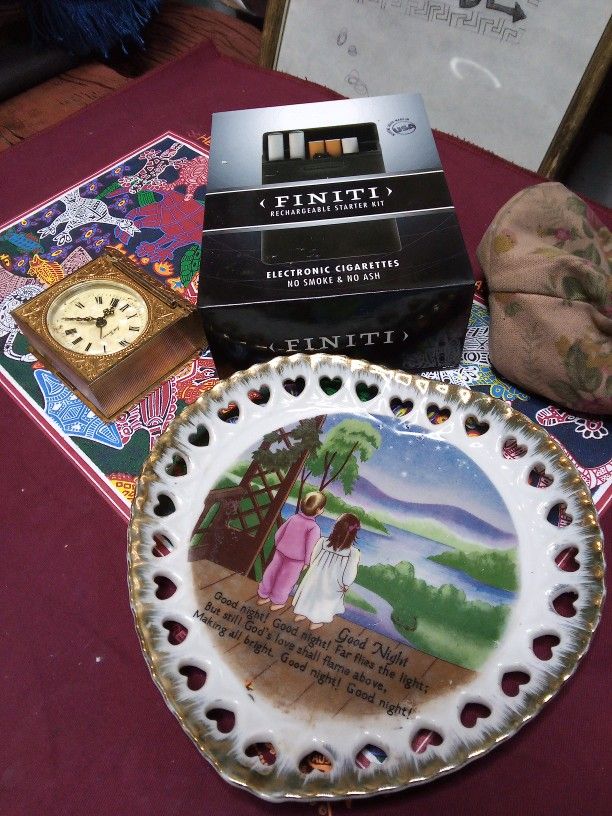 Heart Dish And Seth Toamas Clock Electronic Cigarette Old Change Purse