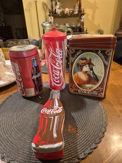 4 vintage coca cola collectible items