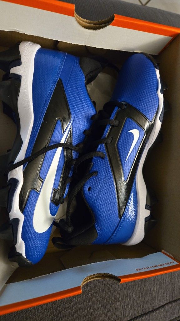 NIKE FAST FLEX FOOTBALL CLEATS FOR YOUTH