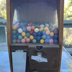 1930s Victor Penny Gumball Machine