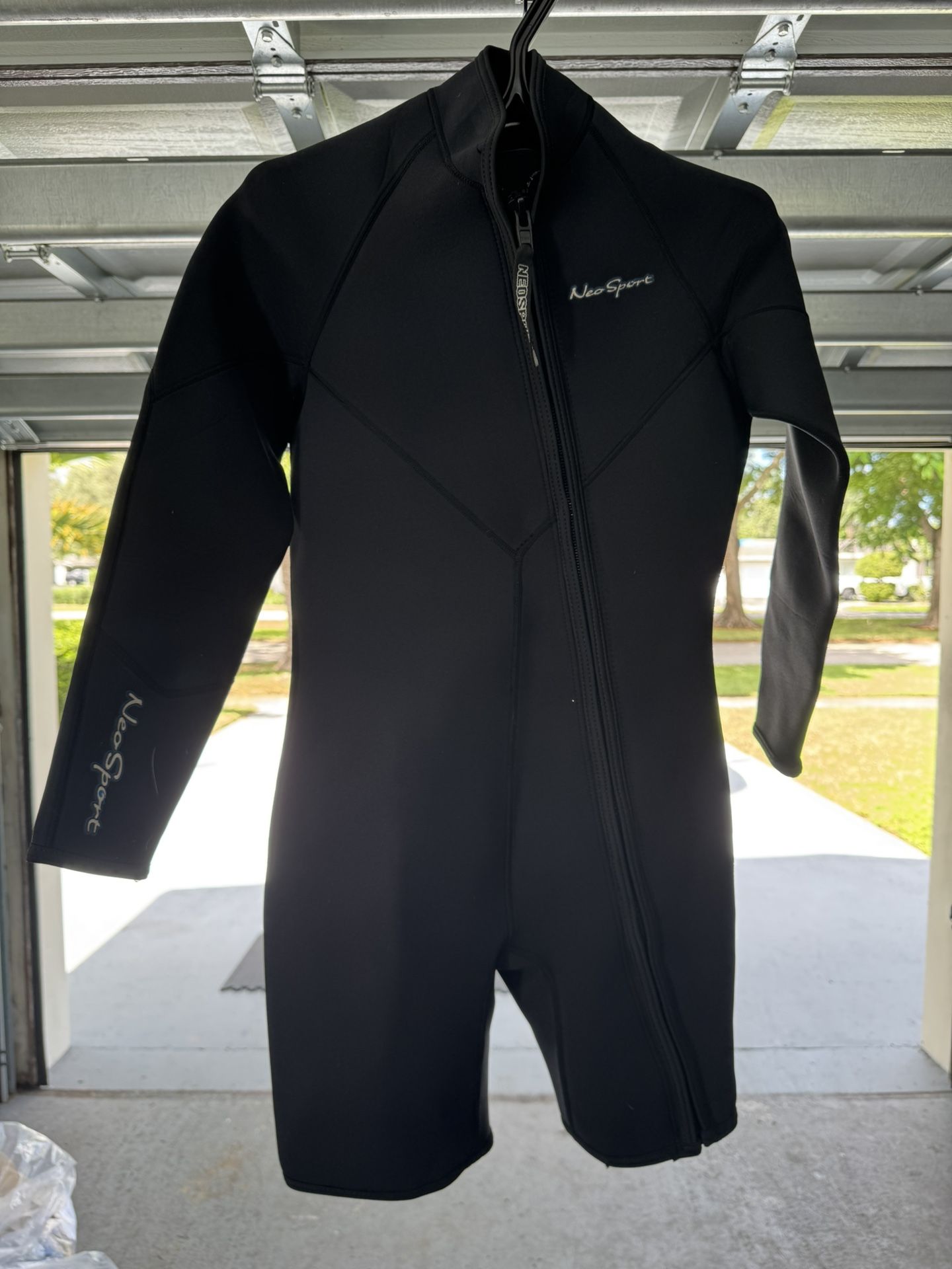 Neosport 3mm Short Wetsuit Size Small