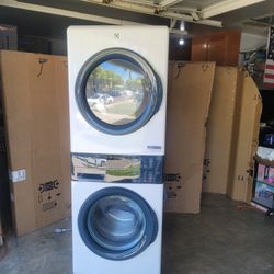2023 TOWER ELECTROLUX WASHER AND ELECTRIC DRYER 