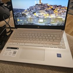 hp laptop 14" includes charger