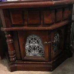Cherry Wood End Table 