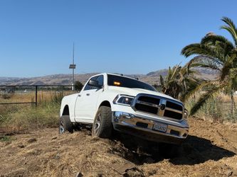 RAM 2016 4x4 140K millas open to offert
