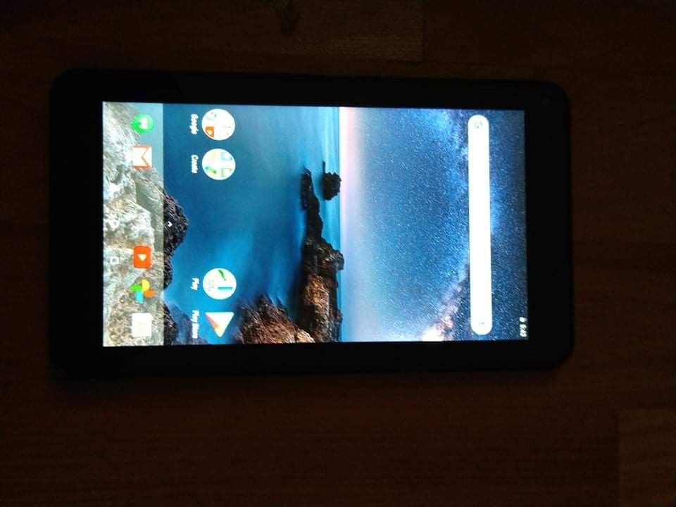 Smart Tablet Android Like New No Scratches Or Cracks 