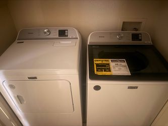 Maytag Washer and Dryer Set