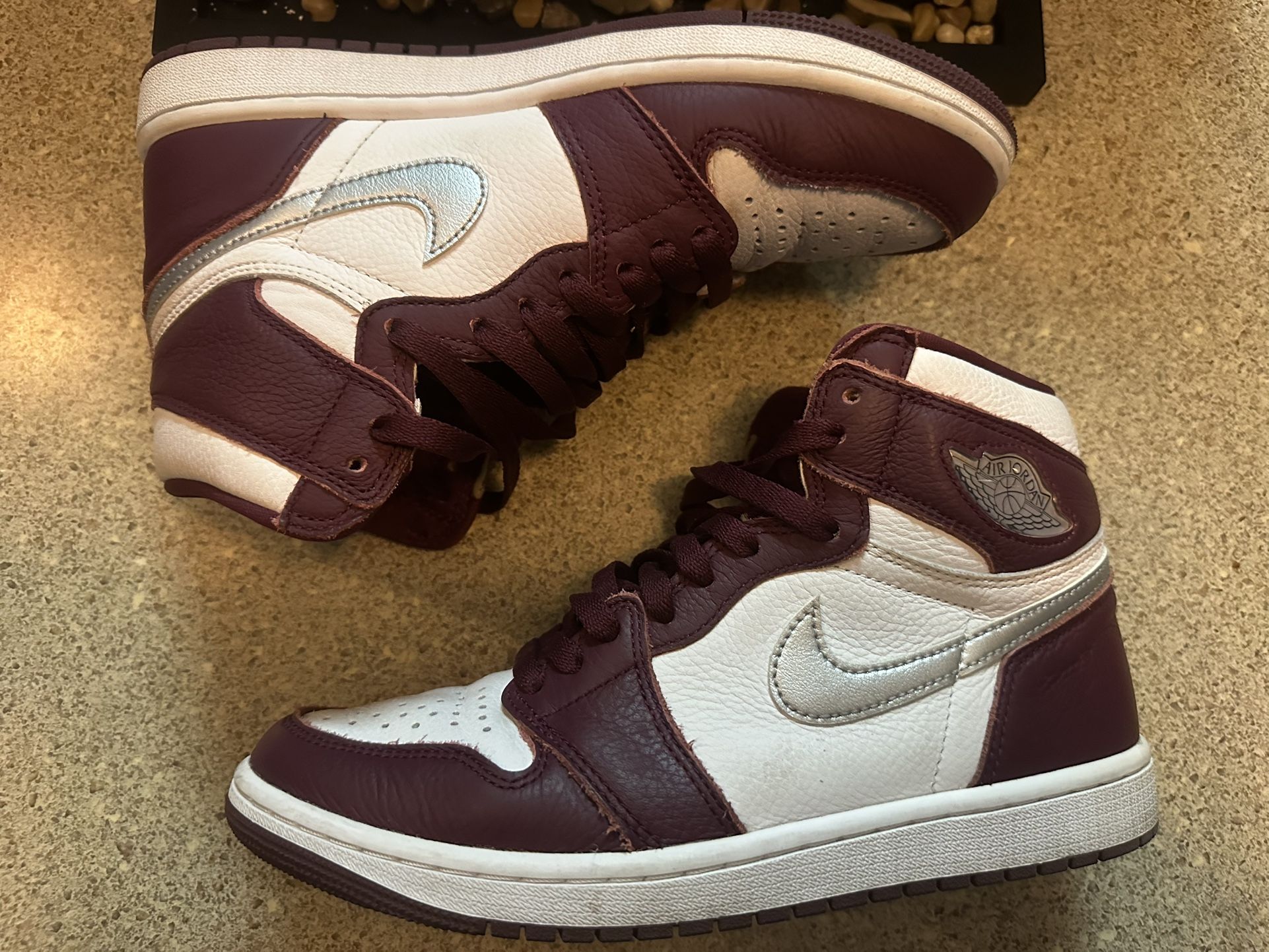 Air Jordan 1 Bordeaux 7.5