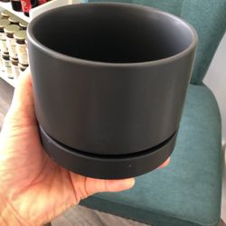 Round Two Pot - Black