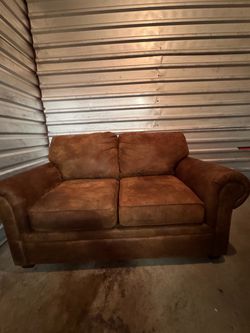Prairie love seat