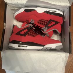 Jordan 4 Toro Bravo 