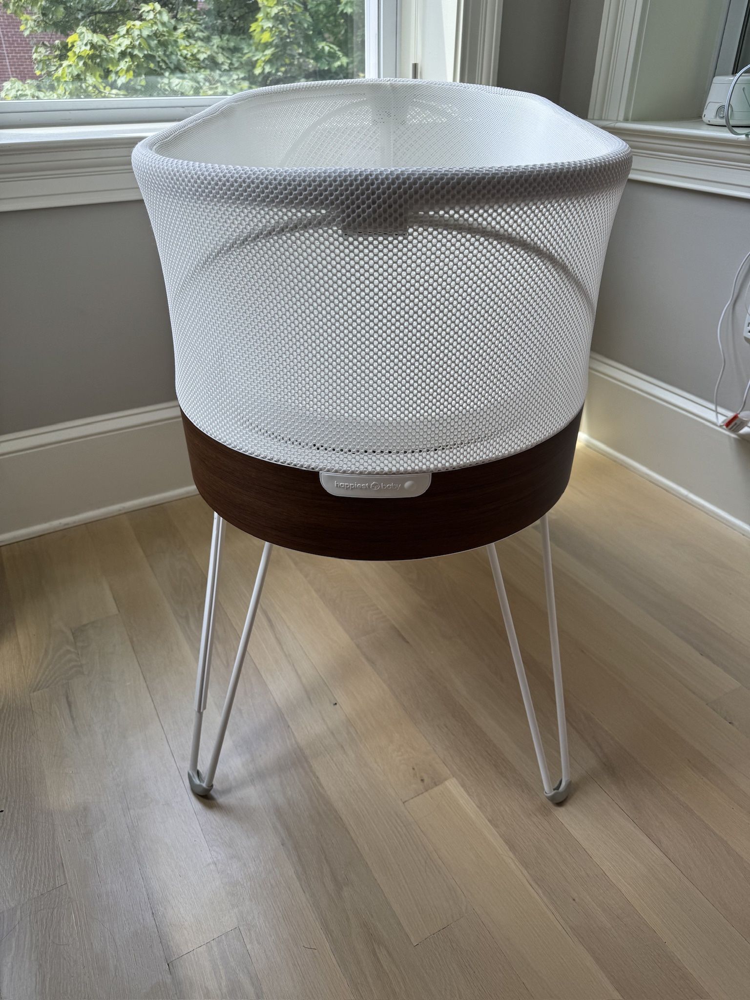 FS: Snoo w/ leg risers, Snoo sacks, sheets, mattress & travel bag
