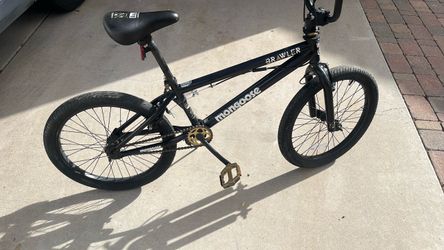 20” Mongoose Brawler freestyle kicks bike