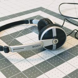 Portable Sony Headphone w/ Hard Case