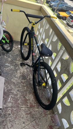 Throne BMX Edición PAC-MAN