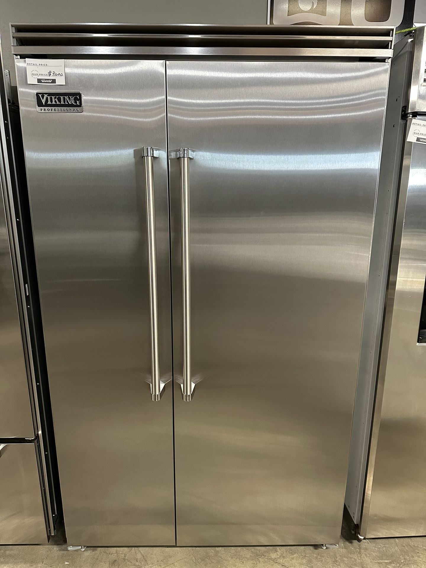 ***Brand New 48" VIKING BUILT  IN REFRIGERATOR WITH INTERNAL  ICE MAKER FOR SALE****