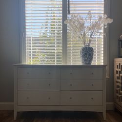 6 Drawer Dresser Matching White Vanity No Mirror 