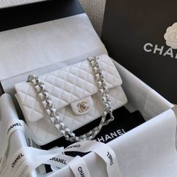 Classic White Quilted Caviar medium   Double Flap Chanel Bag