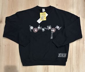 UNIQLO x Pokemon TCG Unown - Size Men’s MEDIUM (M) - Black Sweatshirt BRAND NEW