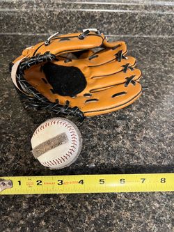 Little kids baseball mitt