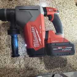 Milwaukee Rotary Hammer Drill 