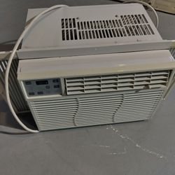 Air Conditioner 6000 BTU.  Good Condition Works Perfect  $120 Make Offer 