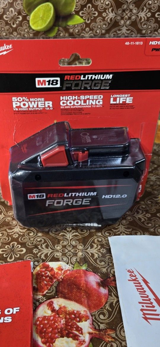 Milwaukee
M18 18V Lithium-Ion REDLITHIUM FORGE HD 12.0 Ah Battery Pack