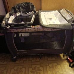 Baby Trend Pak & Play With Bassinet 