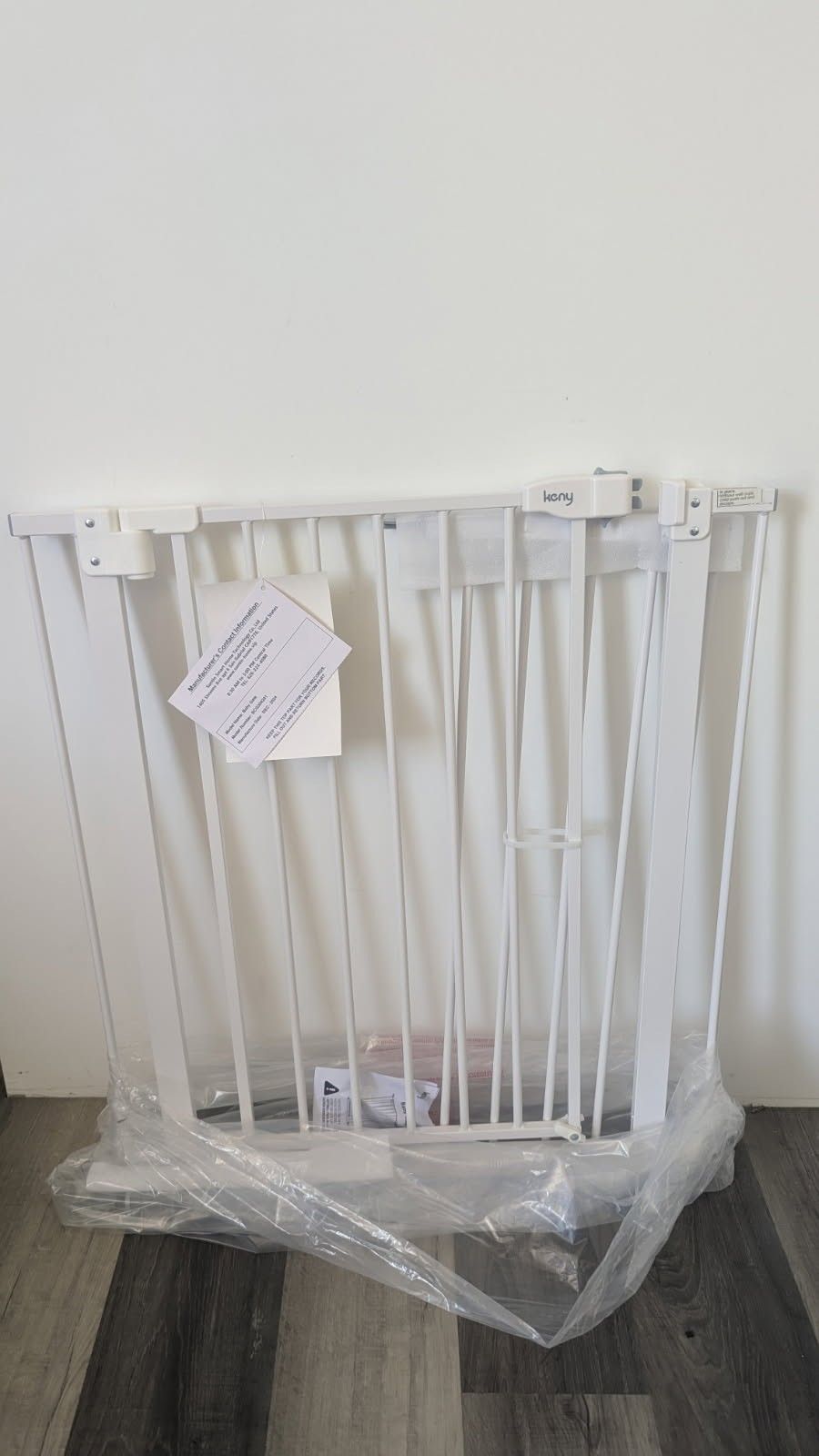 Kent Baby Gate White 29-42Wx30Tall Brand New Wrapped