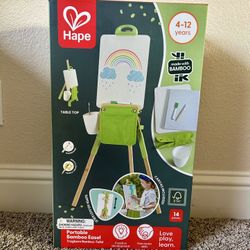 Hape: Portable Bamboo Easel 14-pc. Whiteboard