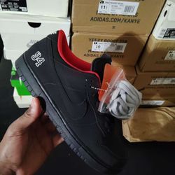 Supreme 94 Dunks Black