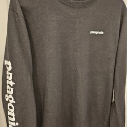 Patagonia Logo Long Sleeve Shirt Men Size Small S