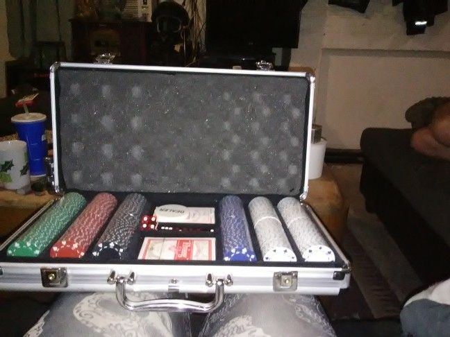 Poker chips set
