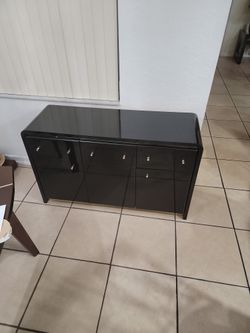 Black Laminate Buffet