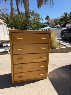 Dresser