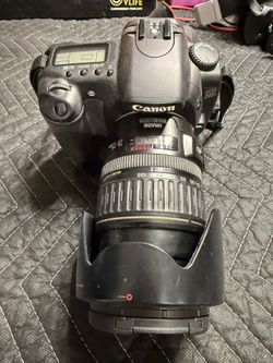 Canon EOS 20D DSLR Camera w/ Canon EF 28–135mm IS USM Lens