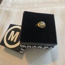 Ring "M"